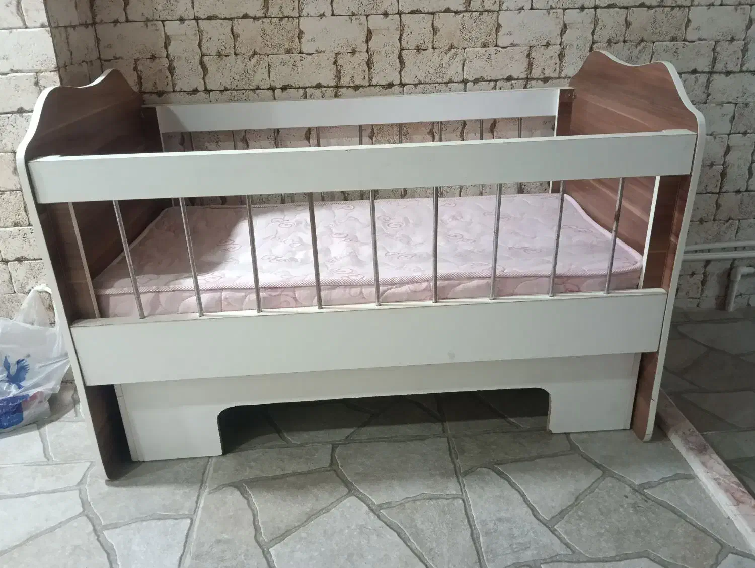 تخت بچه با تشک|تخت و سرویس خواب|هشتگرد, فاز ۱ مهستان|دیوار