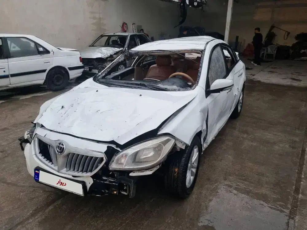 برلیانس H330 مدل ۱۳۹۵.دنده.تصادفی|خودرو سواری و وانت|شیراز, ریشمک|دیوار