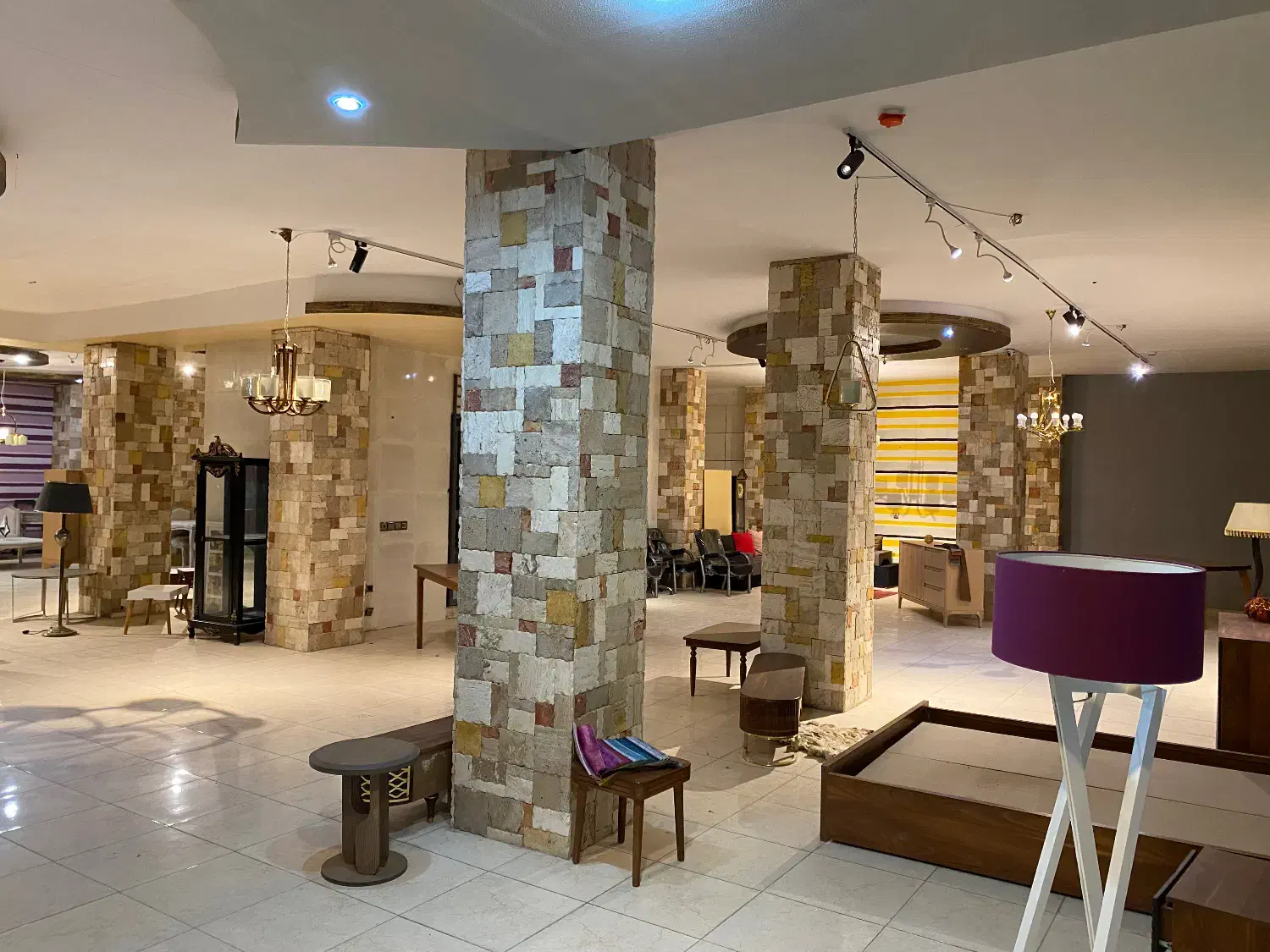 رهن  اجاره|اجارهٔ مغازه و غرفه|شاهین‌شهر, حافظ جنوبی|دیوار