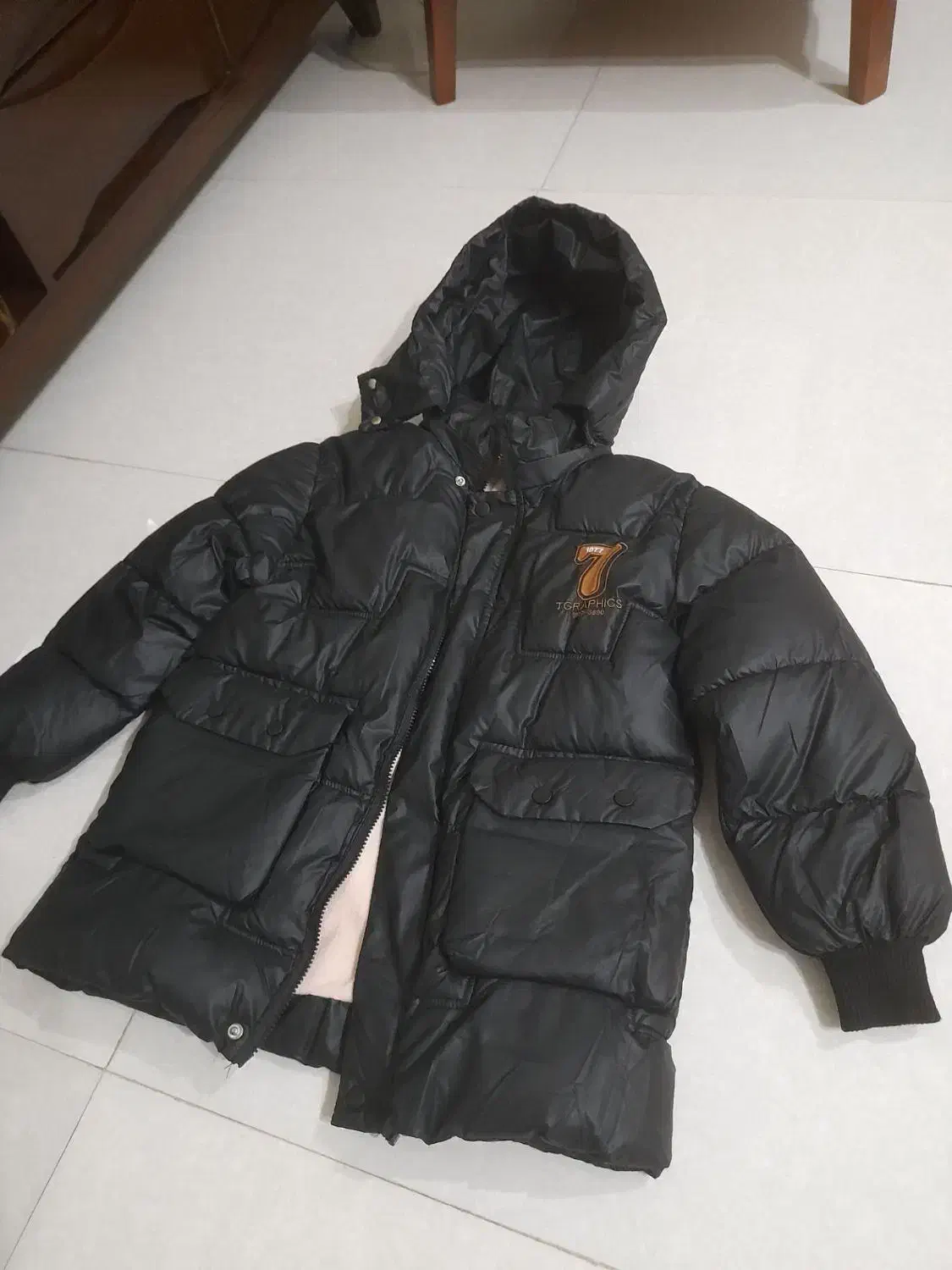 وسایل شخصی|کفش و لباس بچه|رشت, نظری|دیوار