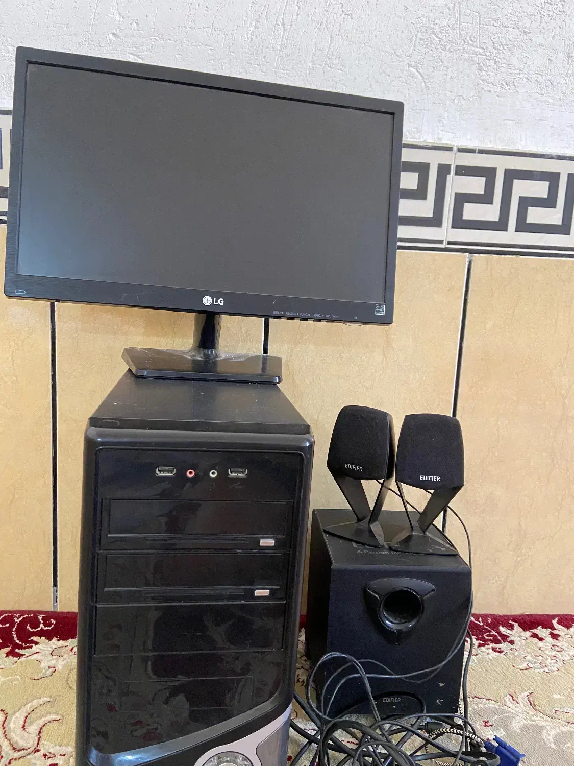 کامپیوتر خانگی|رایانه رومیزی|جنت, |دیوار