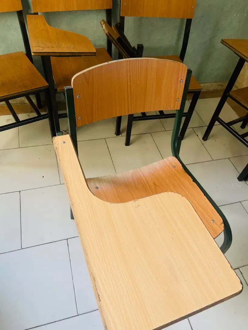 صندلی دانش آموزی چوبی|صندلی و نیمکت|اندیشه, اندیشه فاز ۱|دیوار