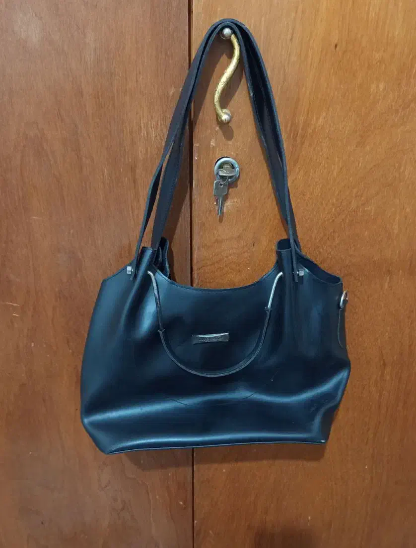 دو عدد کیف دوشی ...|کیف، کفش، کمربند|بندر انزلی, آخرخط|دیوار