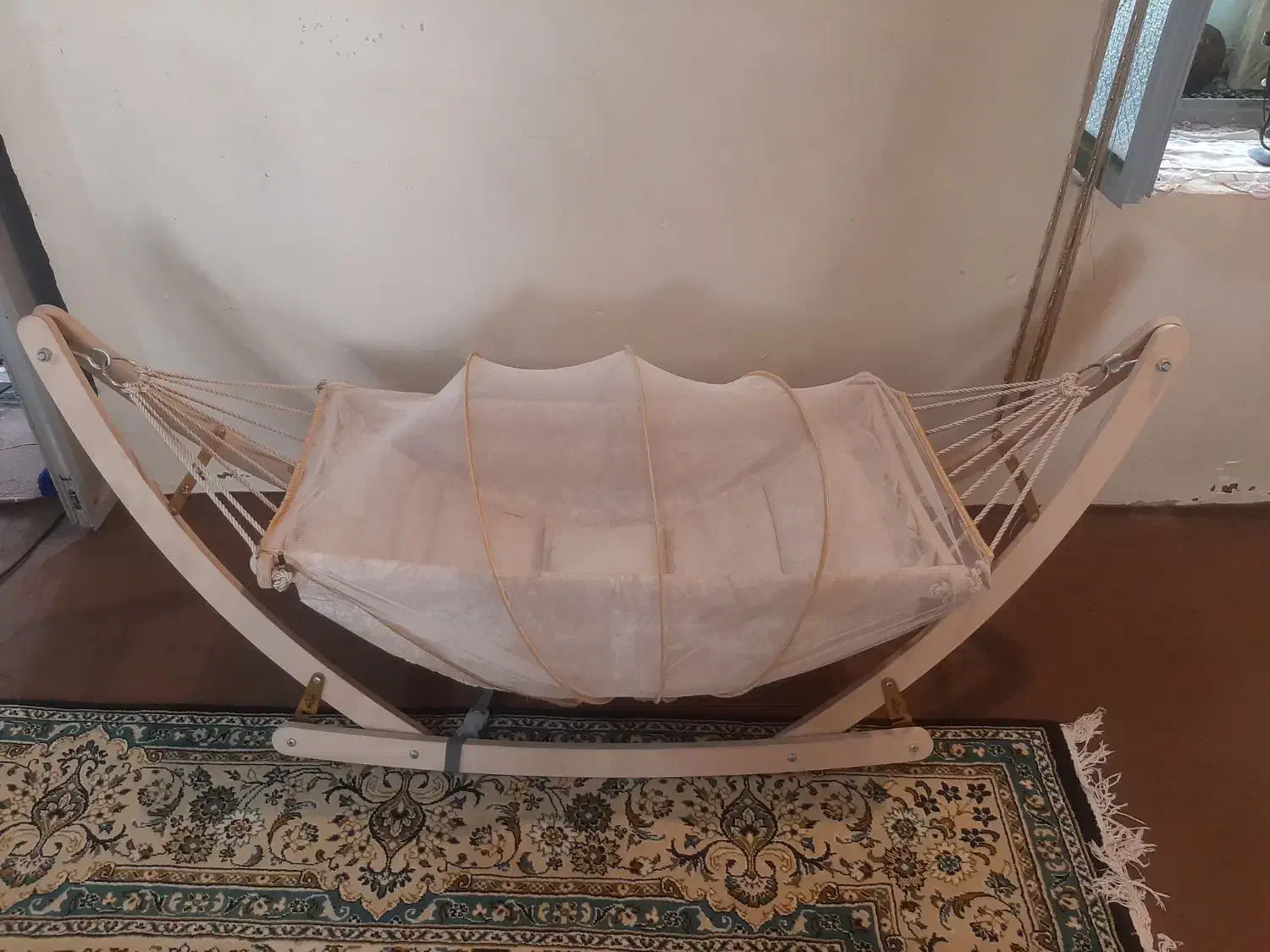 گهواره|تخت و صندلی بچه|سراوان, |دیوار