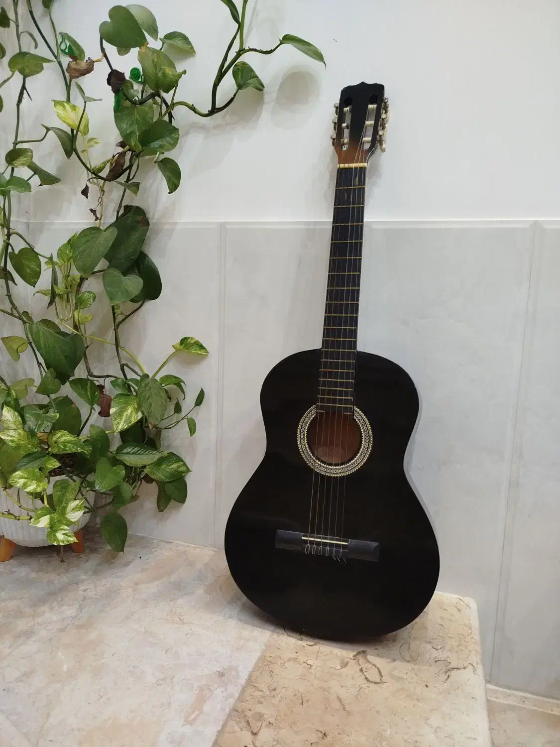 گیتار|گیتار، بیس، امپلیفایر|لنجان, |دیوار