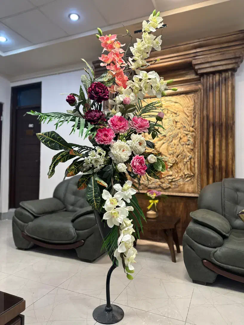 گل مصنوعی در حد نو مناسب دفاتر کاری|گل مصنوعی|ارومیه, |دیوار