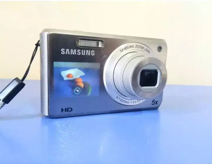 دوربین عکاسی سامسونگ ۲ مانیتور لنز قوی معاوضه گوشی|دوربین عکاسی و فیلمبرداری|ارومیه, |دیوار