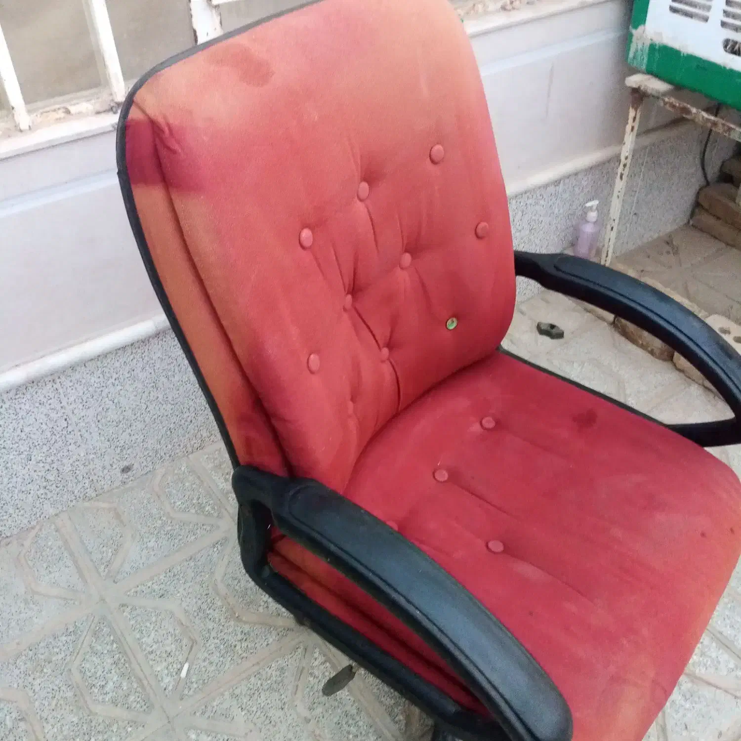 صندلی چرخشی|مبلمان خانگی و میز عسلی|تربت‌حیدریه, شهرک ولیعصر|دیوار