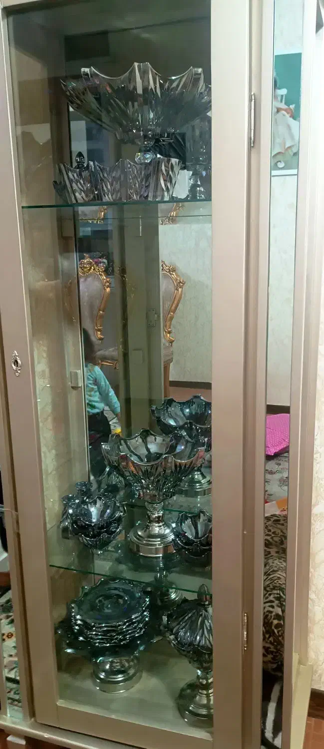 بوفه رنگ بژ آینه ای|بوفه، ویترین، کنسول|نسیمشهر, |دیوار