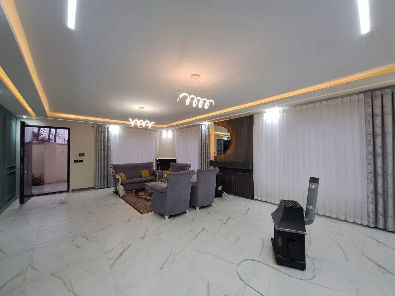 ویلا خوش ساخت / مبله|فروش خانه و ویلا|خشکبیجار, |دیوار