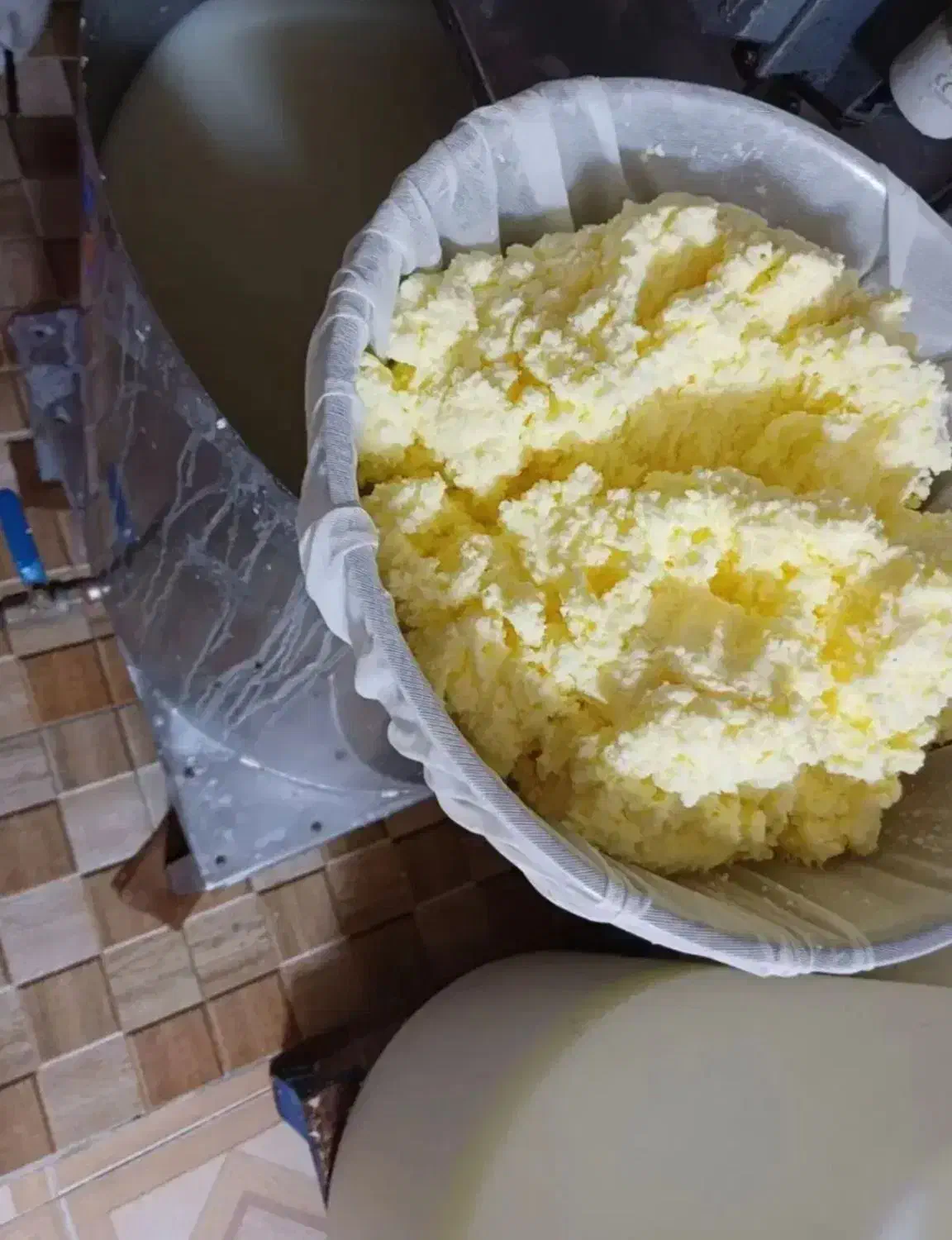 کر ه گاو|خوردنی و آشامیدنی|مسجد سلیمان, |دیوار