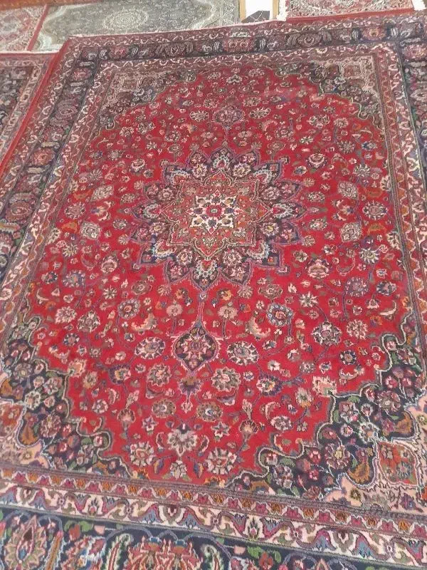 فرش مشهدی ۹ متری قیمت ۱۵۰۰۰|فرش|باسمنج, |دیوار