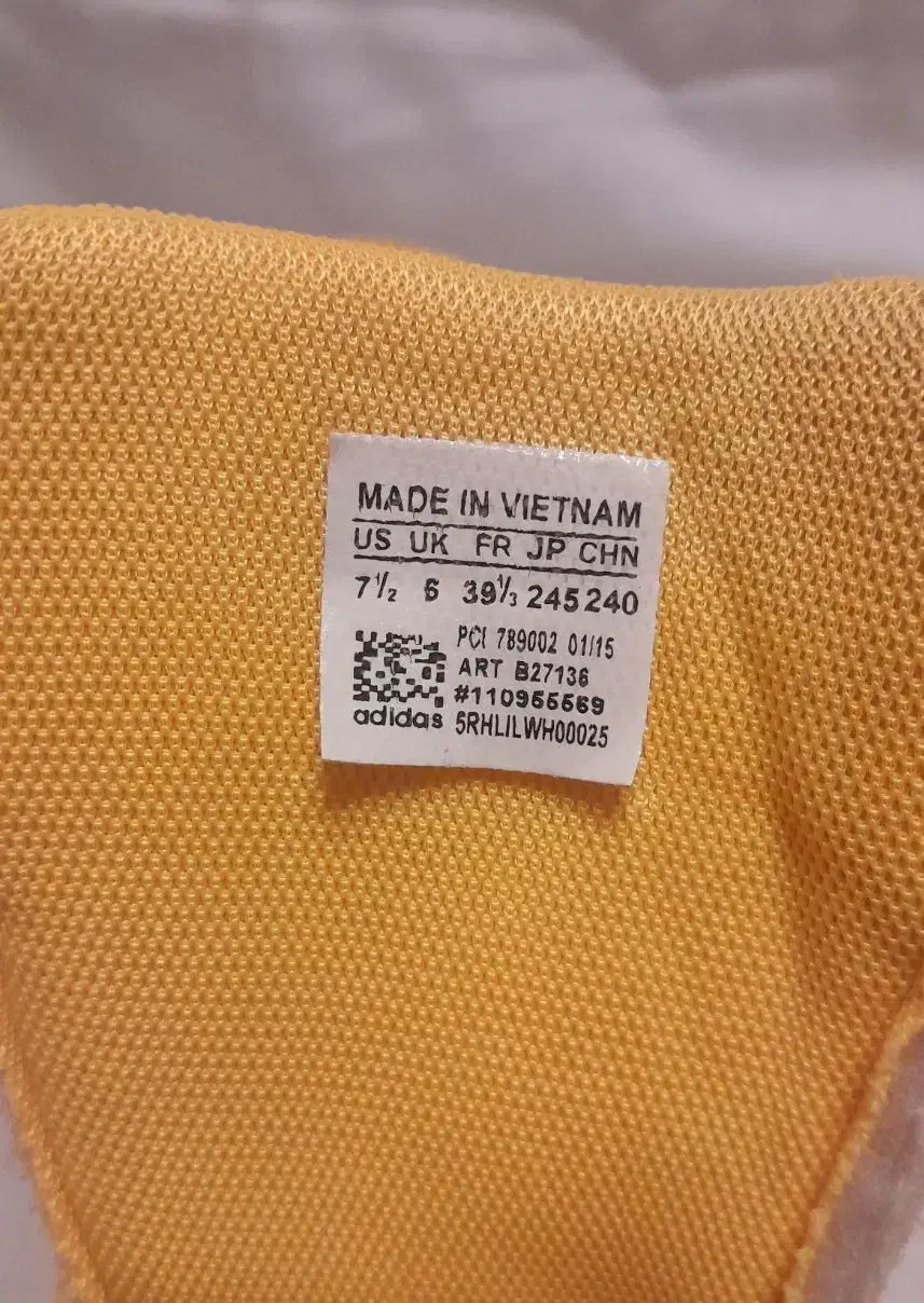 کفش خارجی آدیداس ویتنامی اورجینال . سایز ۳۹|کیف، کفش، کمربند|صفادشت, |دیوار