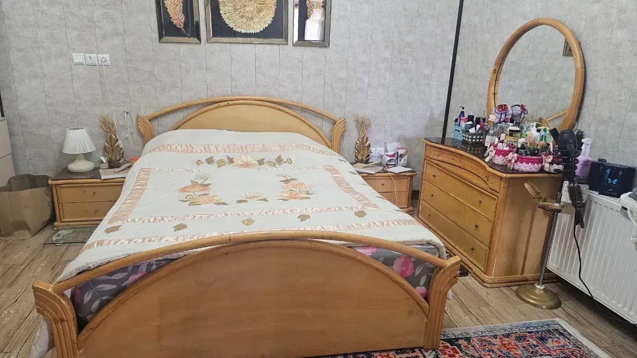 تخت خواب و میز غذا خوری|میز و صندلی غذاخوری|کاشان, راوند|دیوار