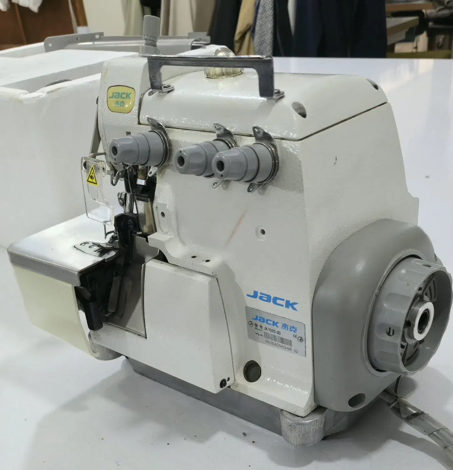 سر دوز سه نخ جک مدل ۷۰۰۵ بسیار تمیز|چرخ خیاطی و ریسندگی|تهران, سنائی|دیوار