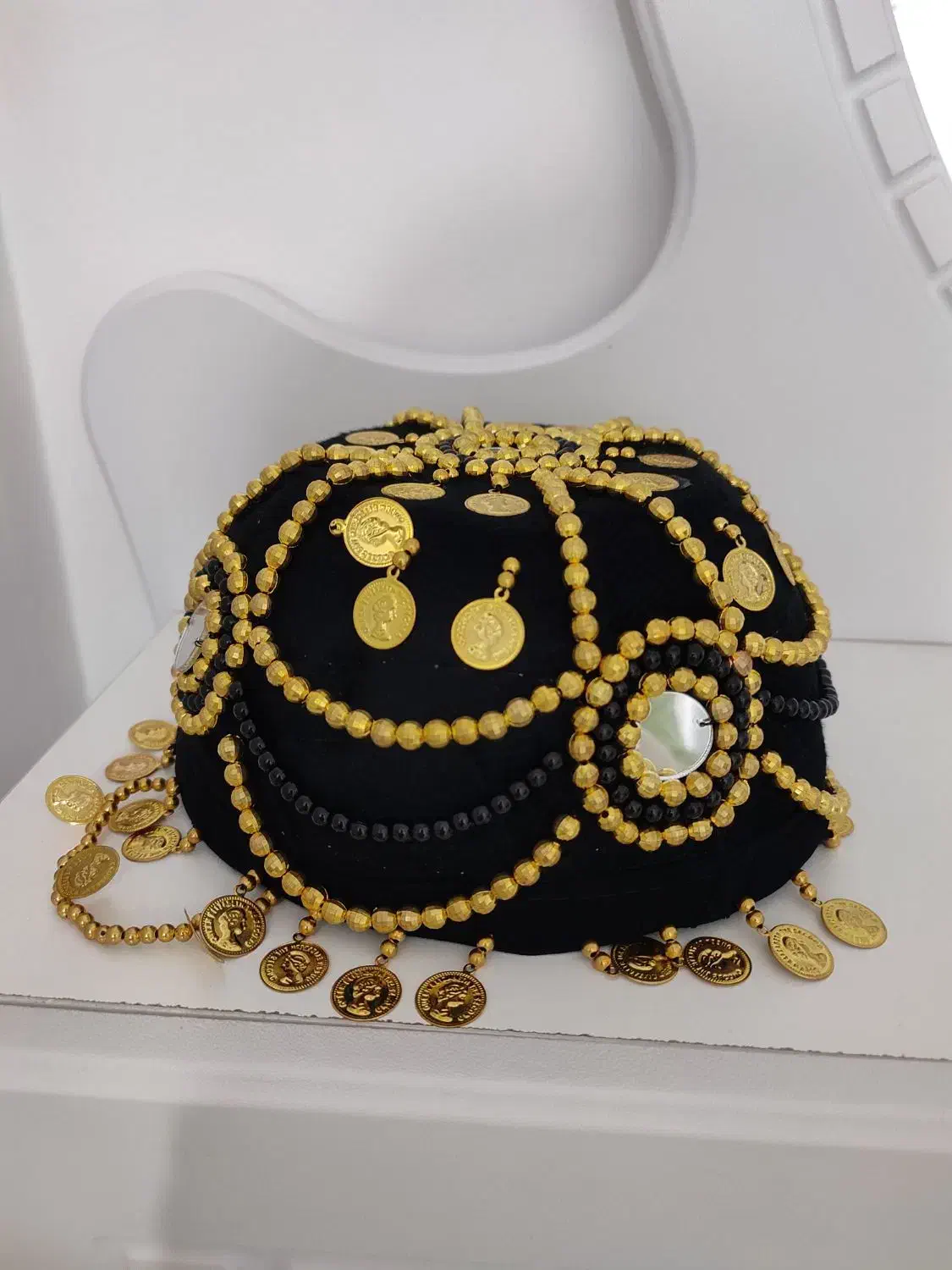 کلاه سنتی زنونه|لباس|فردیس, نگارستان|دیوار