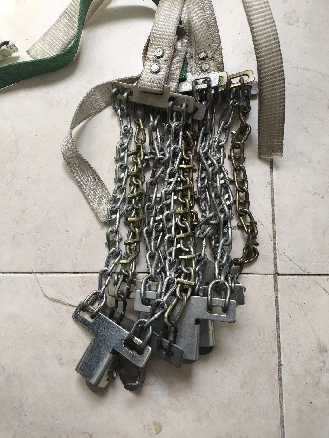 دیلایت کوییک و ساینا ، مه شکن پژو ، زنجیر چرخ|قطعات یدکی و لوازم جانبی|اصفهان, کوی میلاد|دیوار