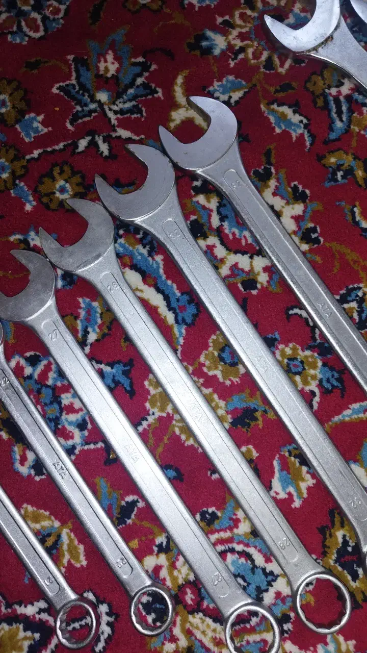 آچار|ابزارآلات|فلاورجان, |دیوار