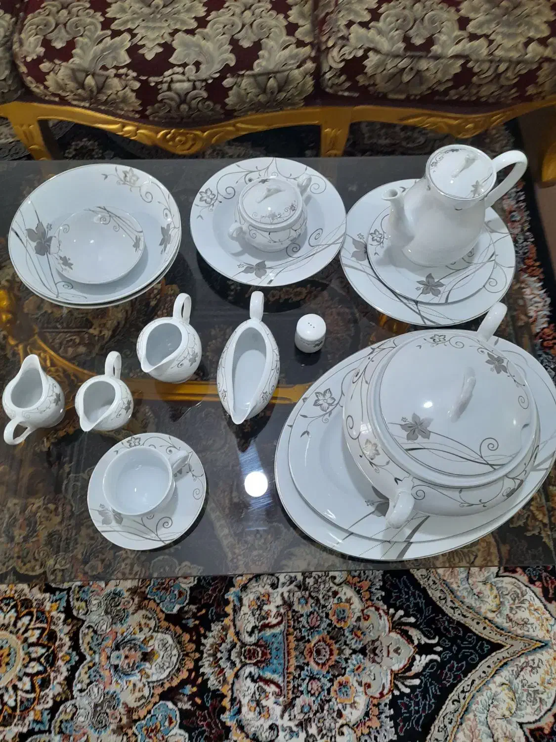 سرویس چینی ۱۸ نفره|ظروف سرو و پذیرایی|شیراز, جوادیه|دیوار