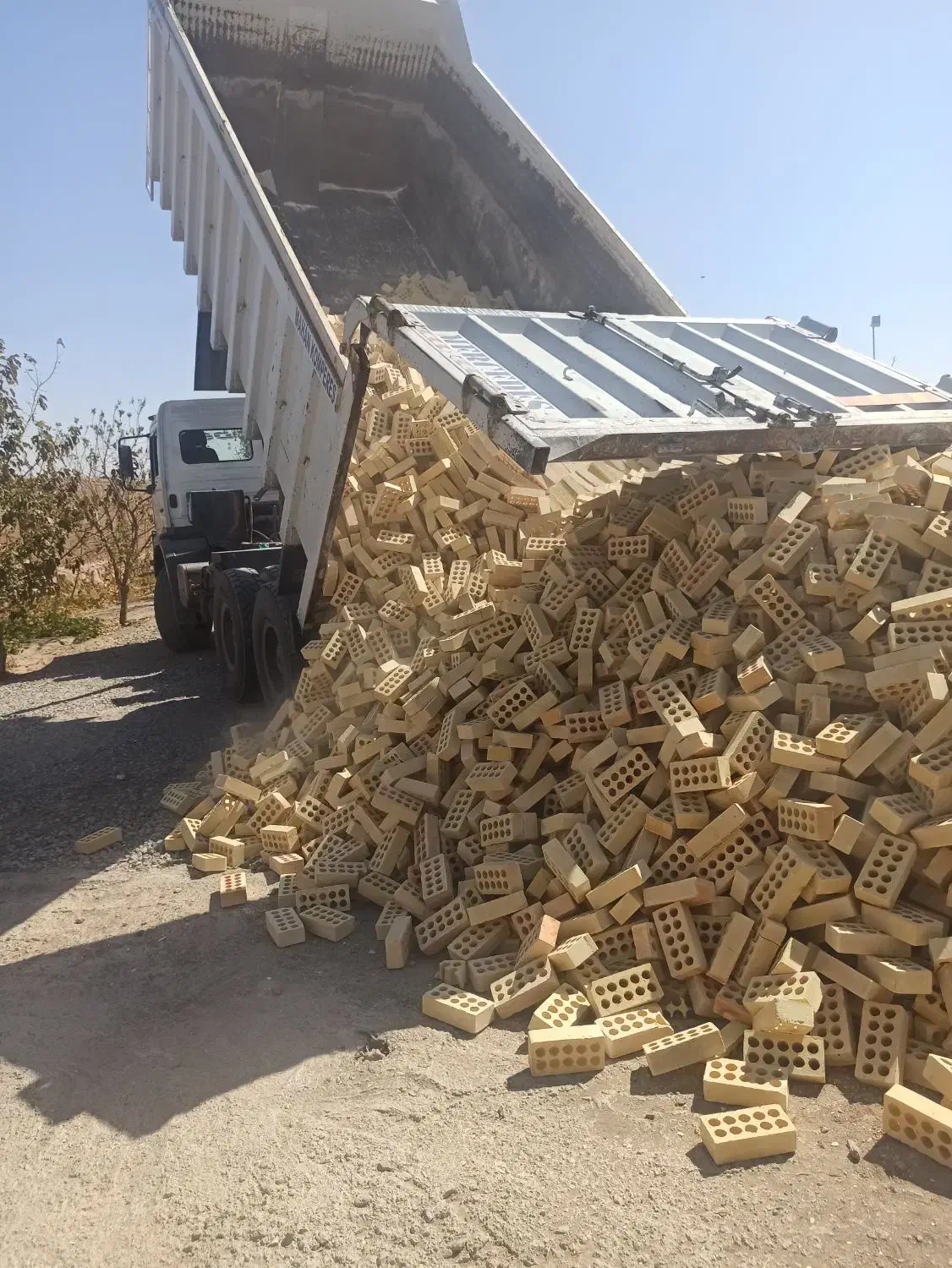 مصالح ساختمان/ سیمان سفال موزاییک ماسه بلوک آجرگری|مصالح و تجهیزات ساختمان|سبزوار, ایزی شهر|دیوار