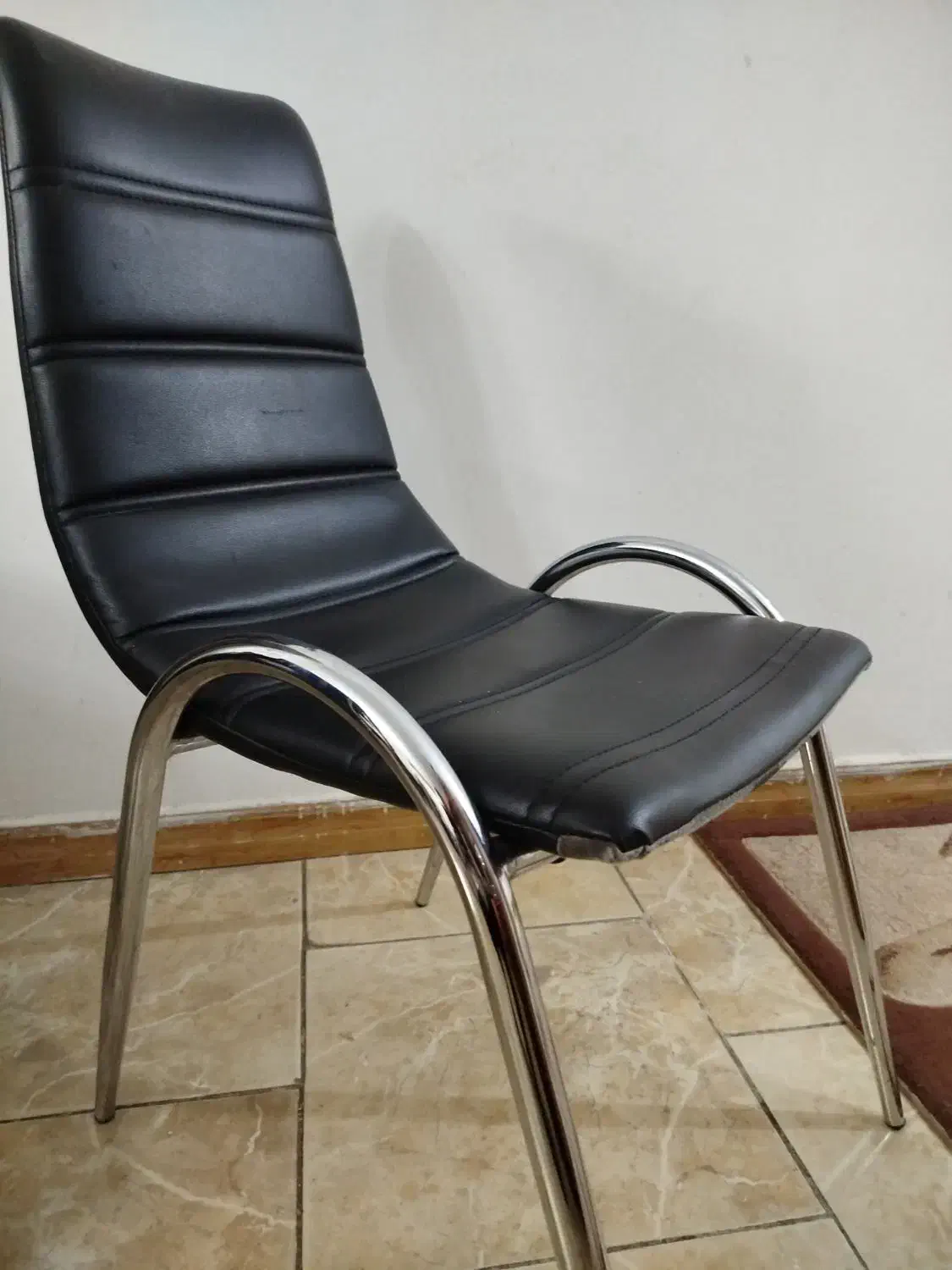 صندلی چرم و استیل|صندلی و نیمکت|شیراز, آزادگان|دیوار