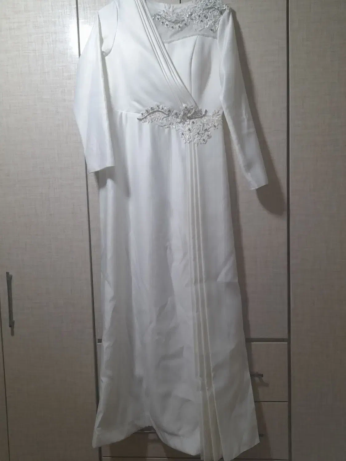 لباس‌مجلسی|لباس|بروجرد, |دیوار