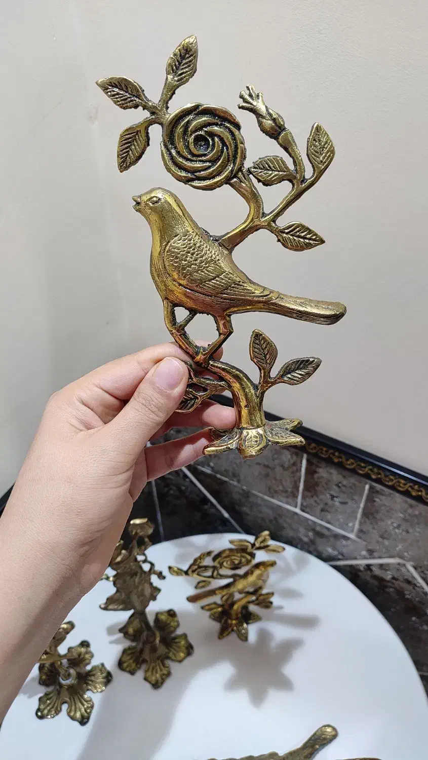 مجمسه و جاکلیدی برنزی|مجسمه، تندیس، ماکت|کاشان, شهرک خاتم الانبیا (مسکن ملی کاشان)|دیوار