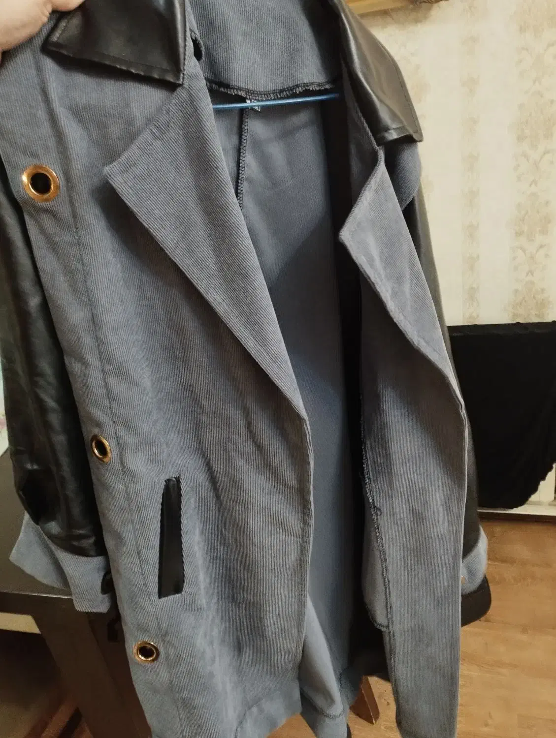 پالتو پاییزونه زنونه کبریتی طوسی آستین چرم مشکی|لباس|تهران, تهرانپارس شرقی|دیوار