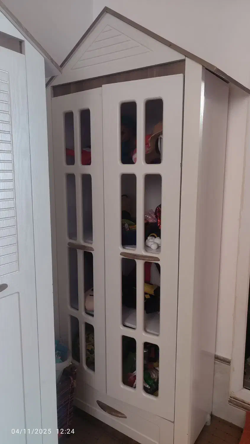 فروش فوری با تخفیف ویژه|تخت و سرویس خواب|کوار, |دیوار