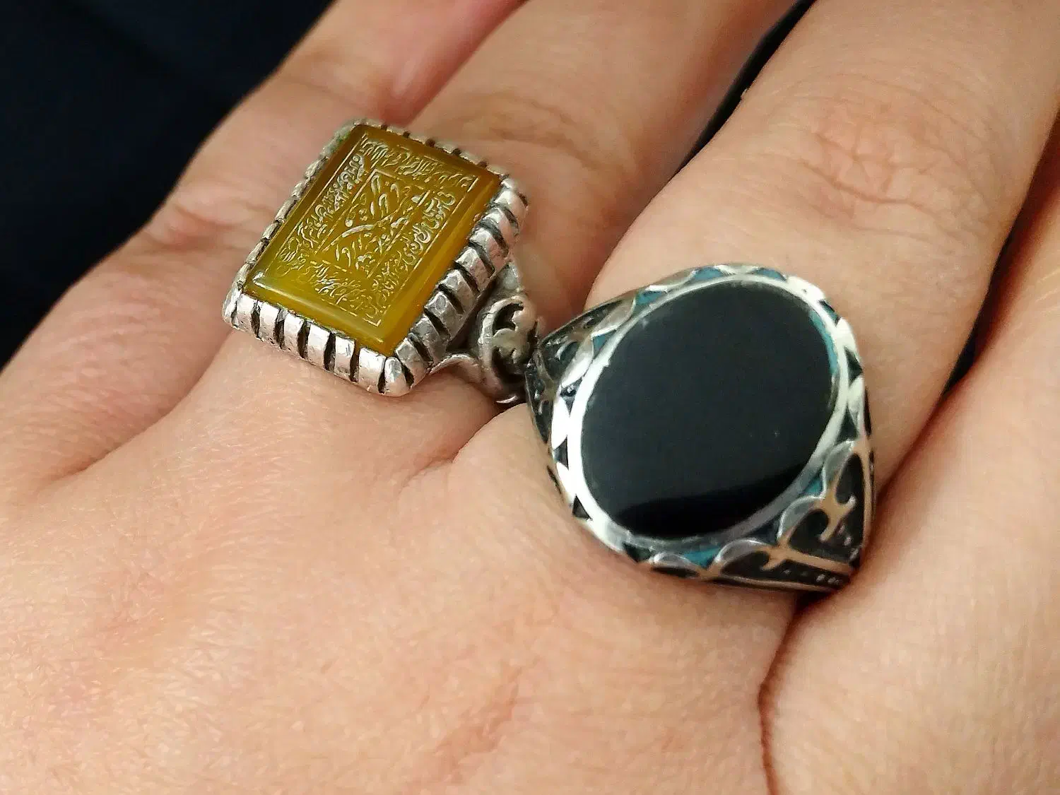 دو عدد انگشتر یکی نقره و دیگری استیل|بدلیجات|اصفهان, باغ فدک|دیوار