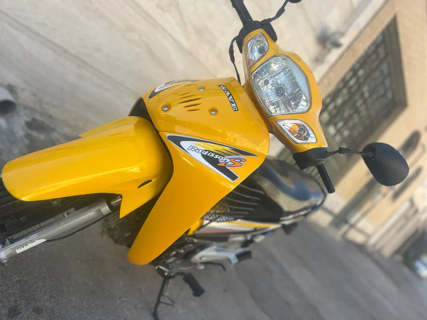 ویوکویر رادیسون|موتورسیکلت|شیراز, آبیاری|دیوار