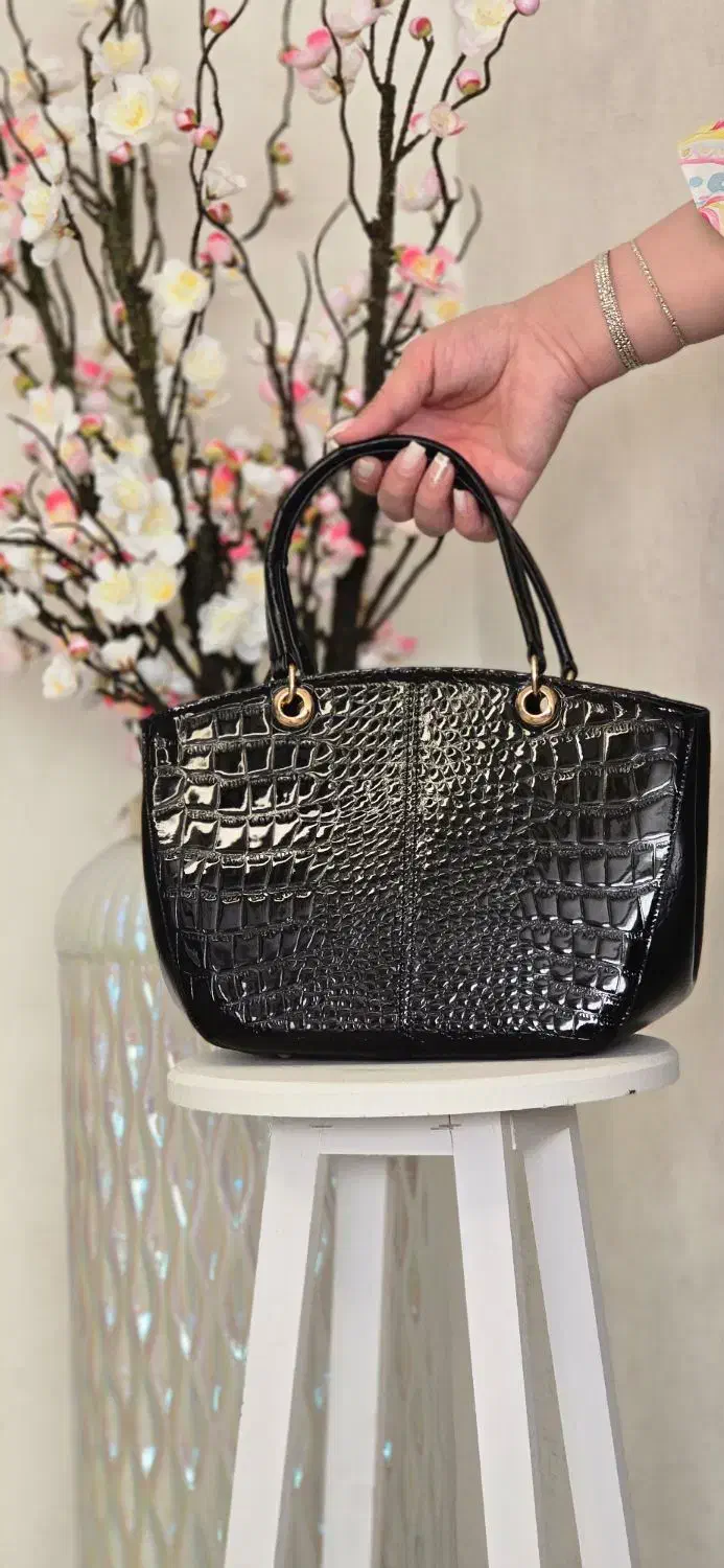 روز مادر با هزینه شکلات ،کیف هدیه بدید|کیف، کفش، کمربند|زنجان, |دیوار