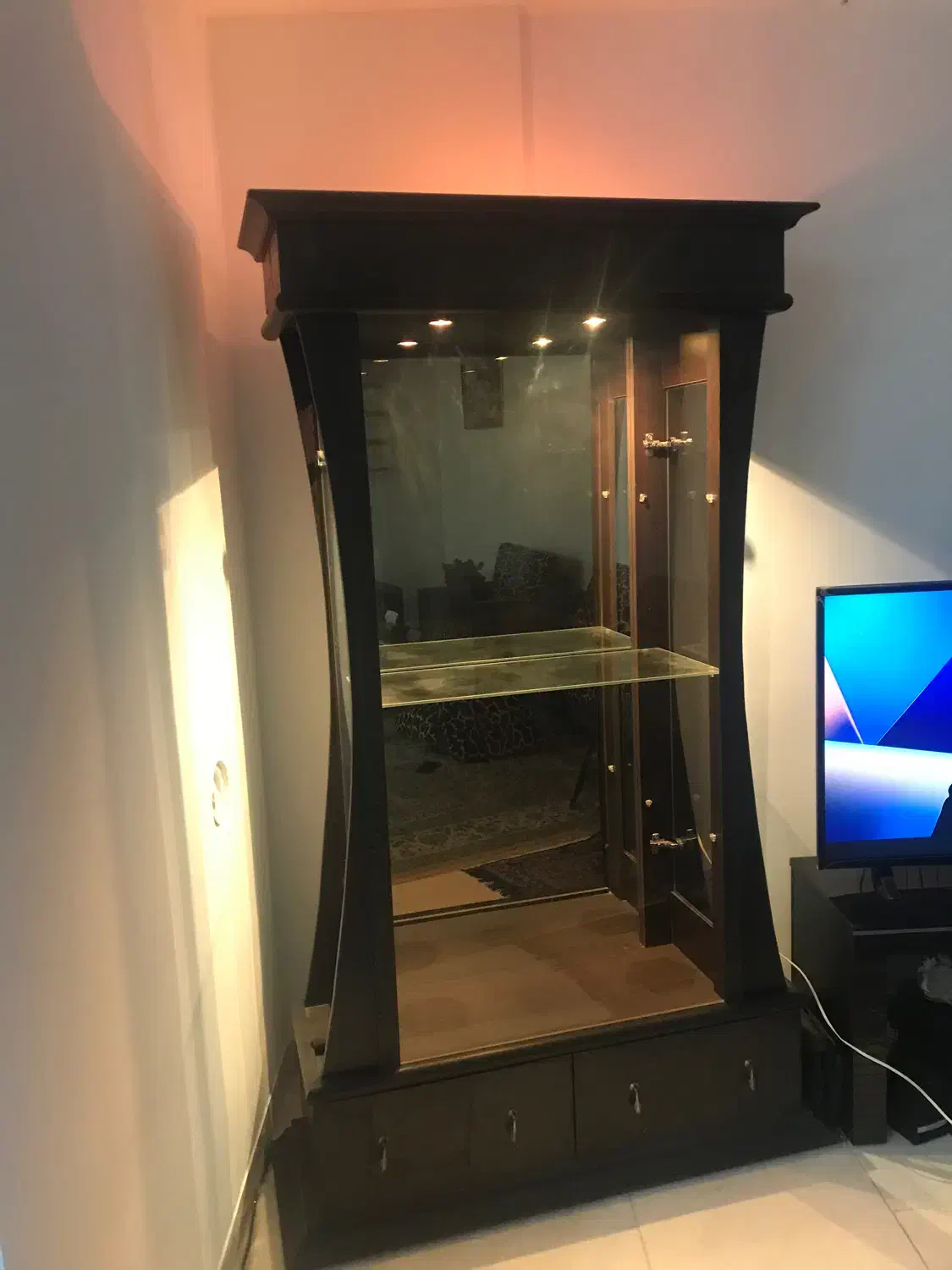 ویترین دکوری|بوفه، ویترین، کنسول|صدرا-فارس, فاز ۱|دیوار