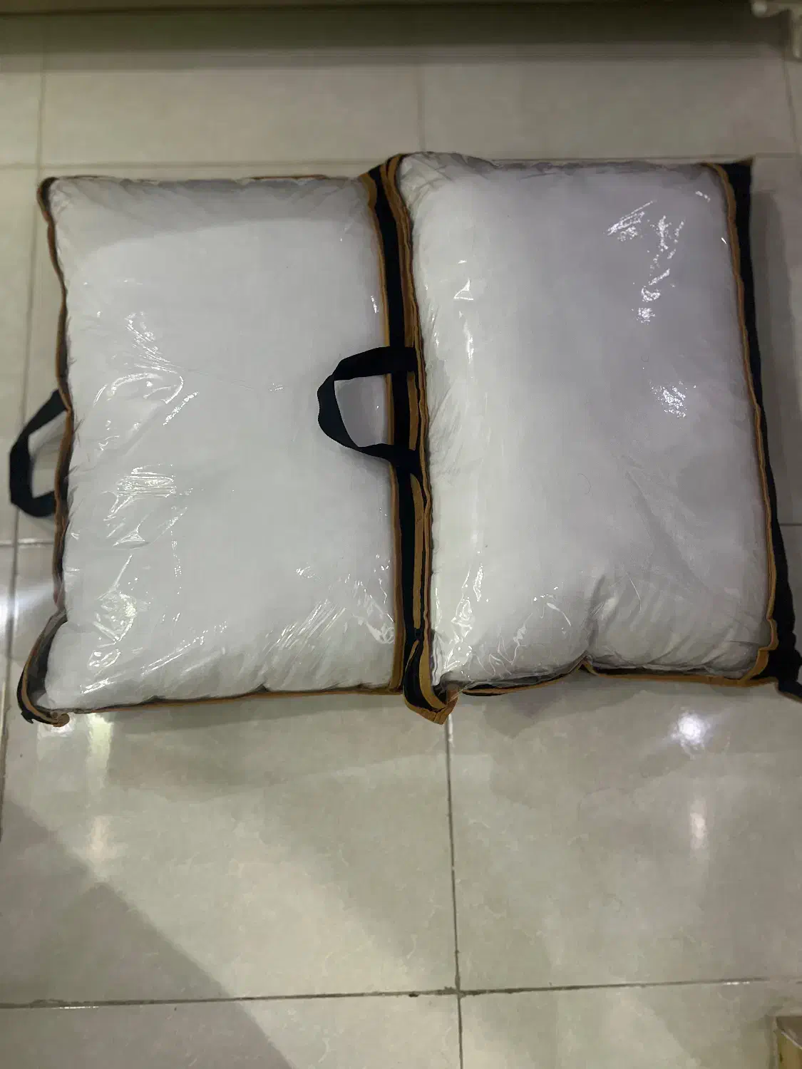 بالشت کاور دار|رختخواب، بالش، پتو|رشت, یخسازی|دیوار