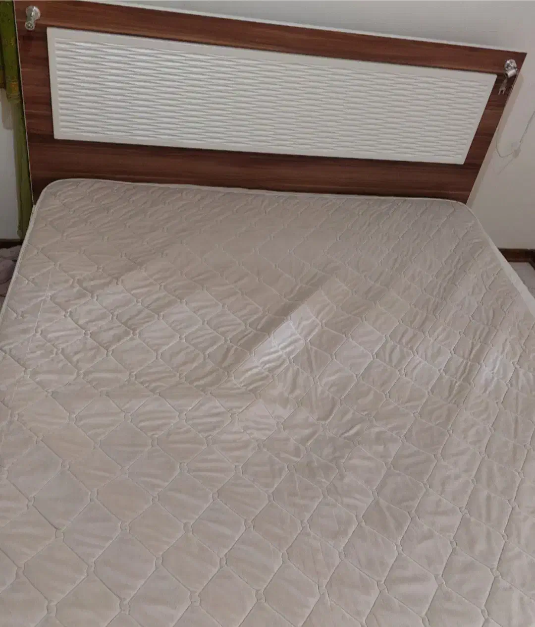 تخت تمام چوب یکنفره سالم|تخت و صندلی بچه|پرند, فاز ۶|دیوار