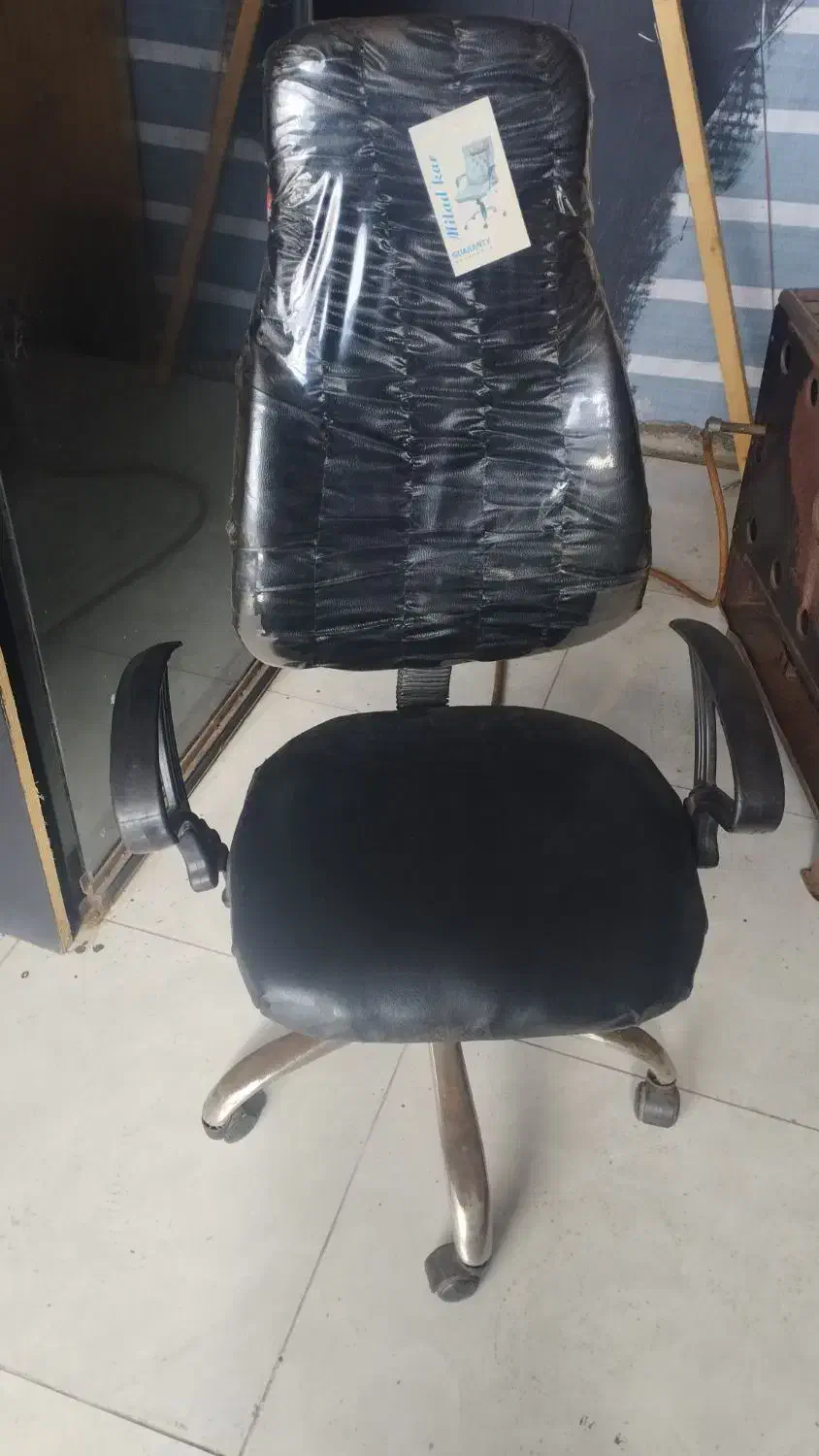 صندلی کارکرده|دفتر کار|تولم شهر, |دیوار