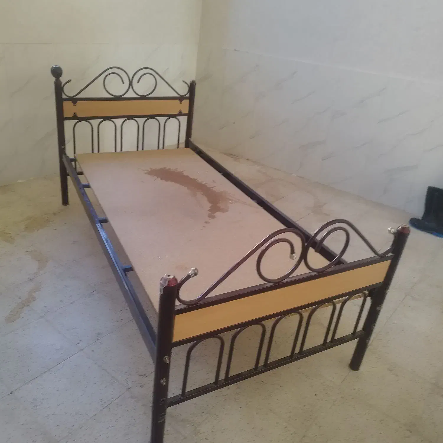 تخت خواب فلزی|تخت و سرویس خواب|ایلام, |دیوار