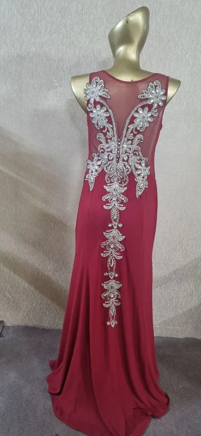 پیراهن قرمزسنگدوزی|لباس|خوی, |دیوار