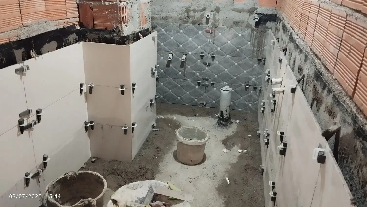 کاشی کاری و سرامیک|خدمات پیشه و مهارت|قائم‌شهر, |دیوار