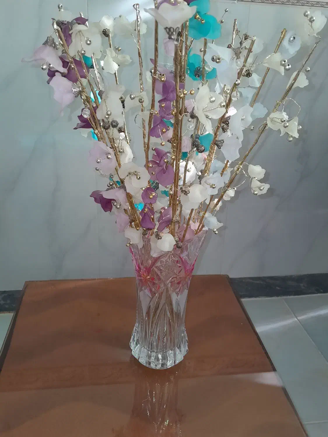 گلدان شیشه ایی|گل مصنوعی|کرمانشاه, |دیوار