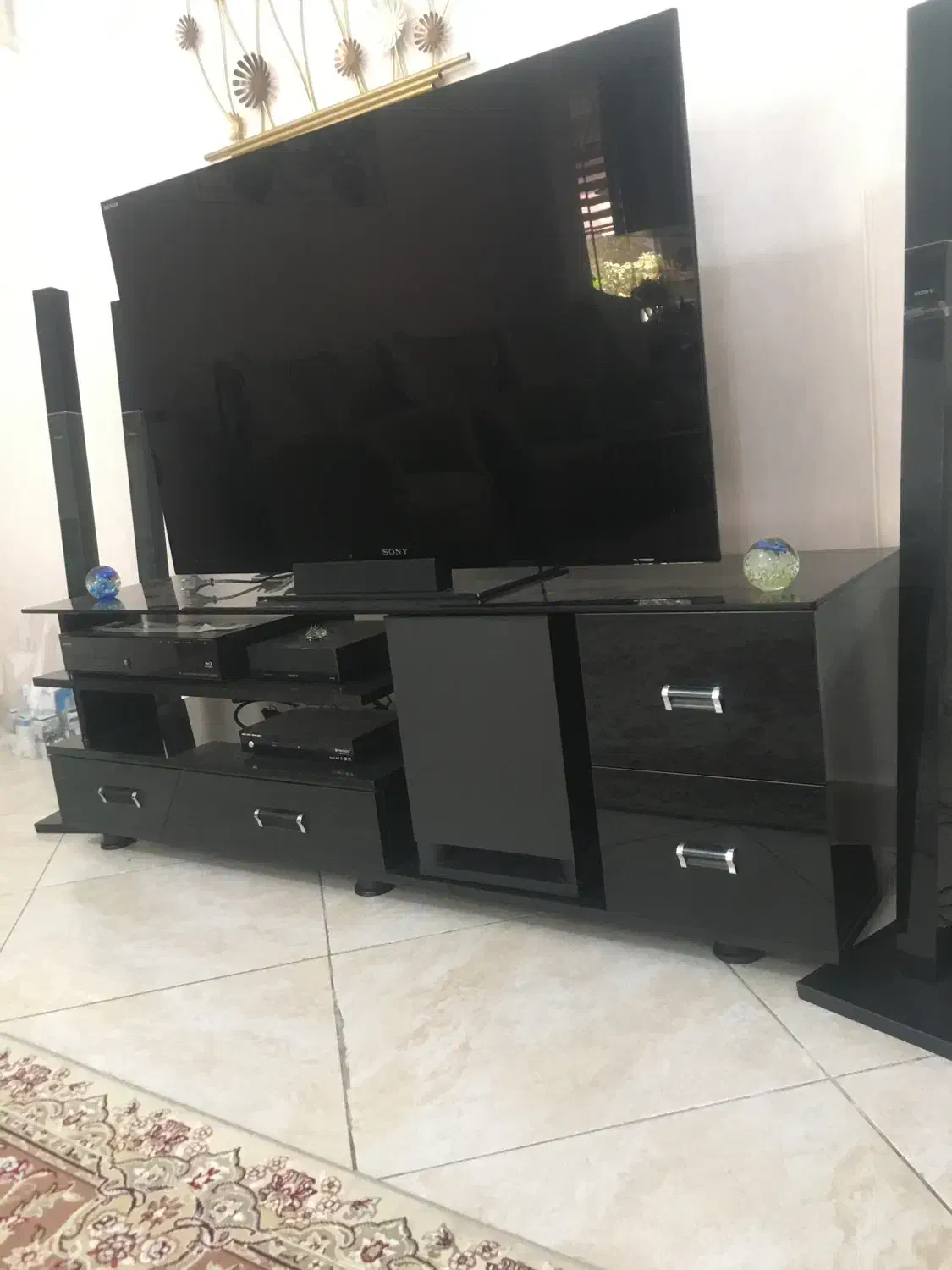 میز تلویزیون بسیار تمیز و در حد نو|میز تلویزیون|تهران, مدائن|دیوار