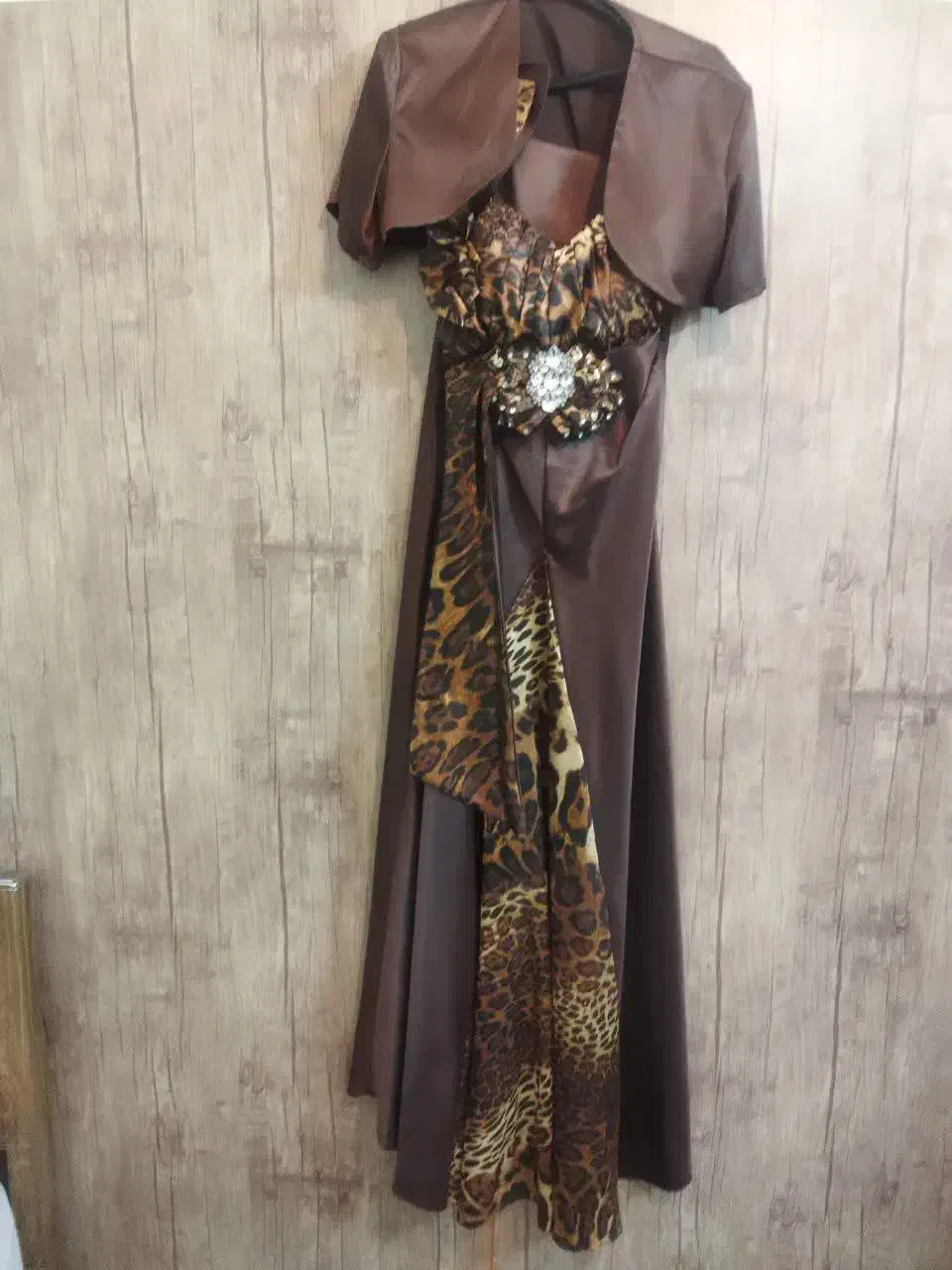 لباس مجلسی زنانه|لباس|قم, شاه سید علی|دیوار