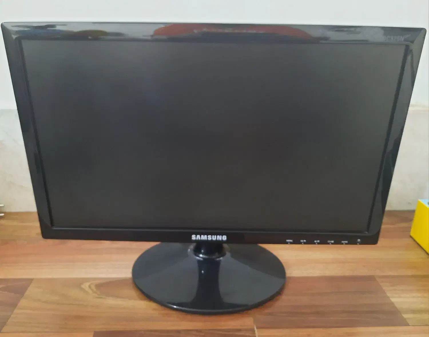 مانیتور ۱۵اینچ|رایانه رومیزی|قم, علی آباد سعدگان|دیوار