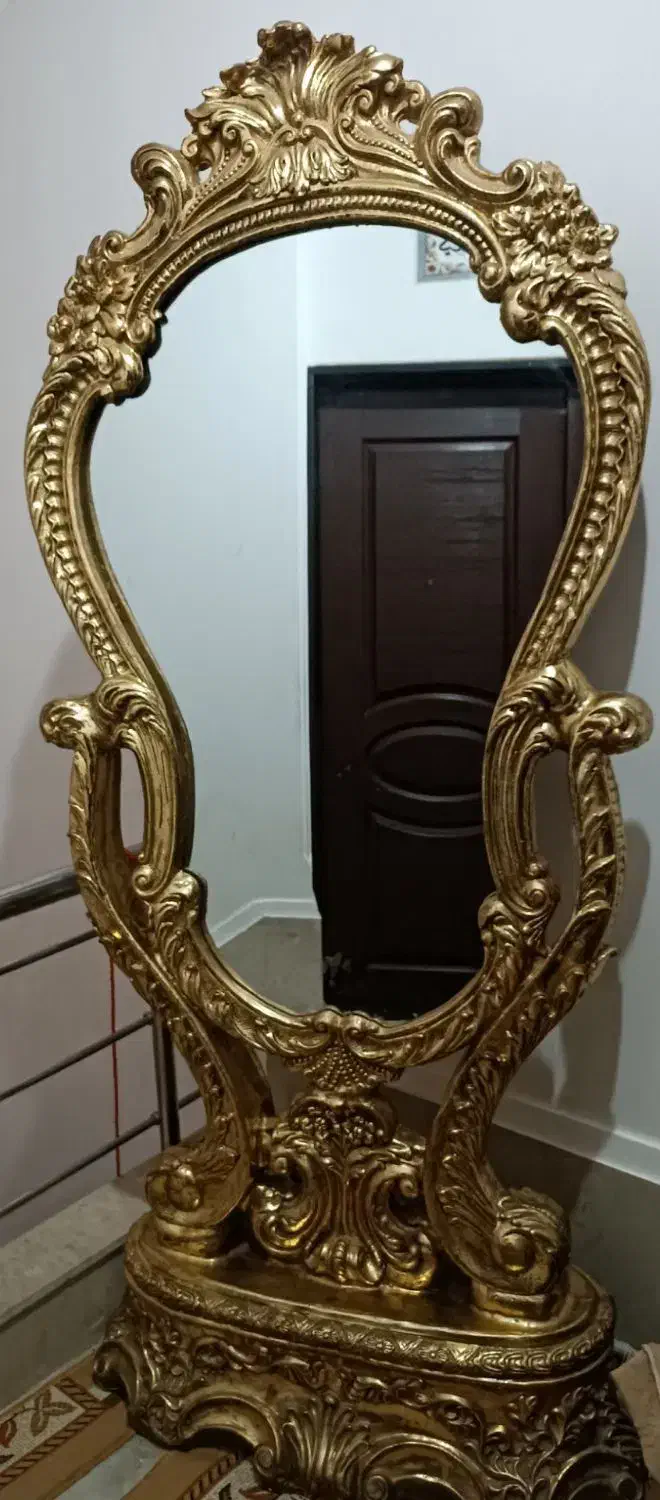 آیینه|آینه|لیلان, |دیوار