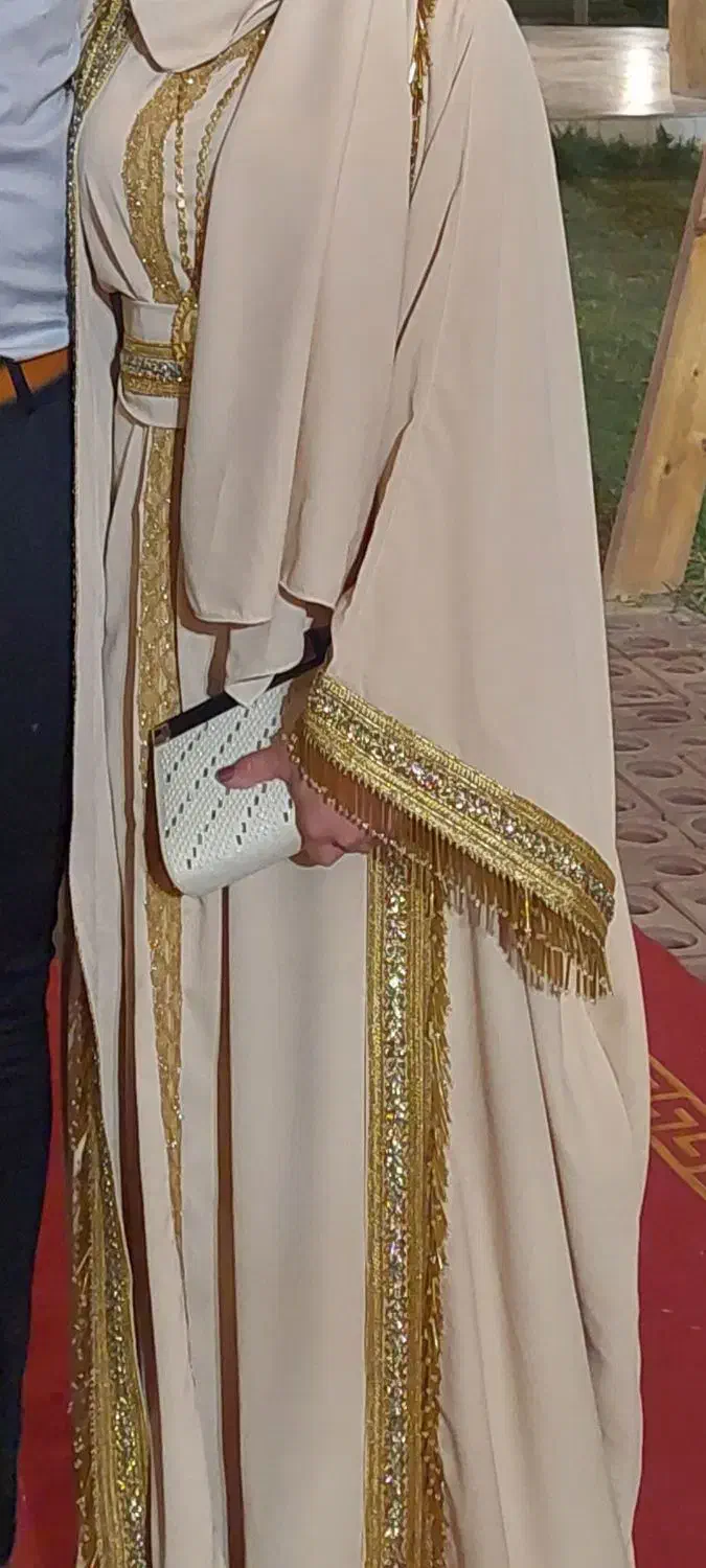 مانتوعبایی|لباس|شوش, |دیوار