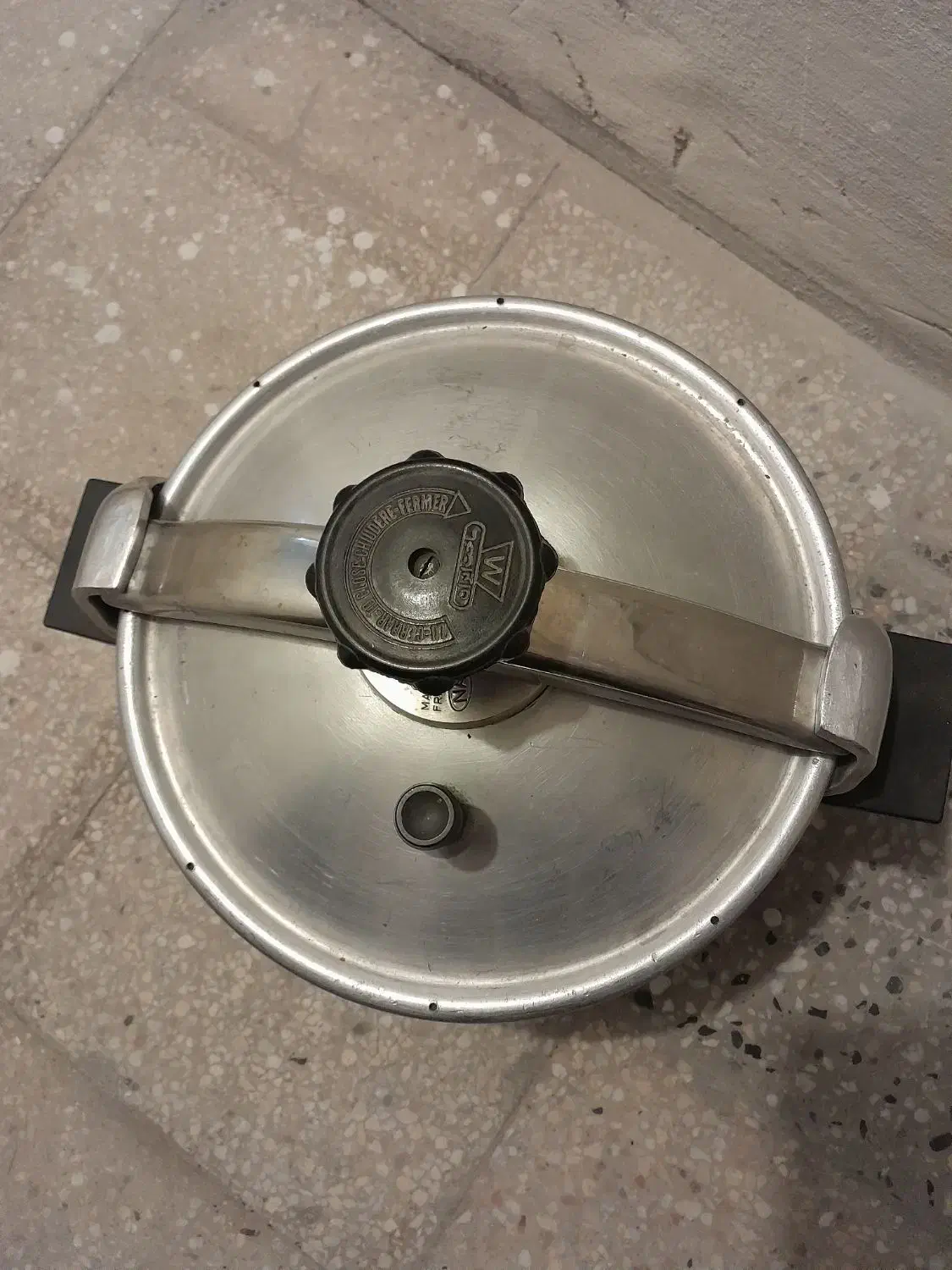 زودپر سب|ظروف پخت‌وپز|یزد, |دیوار