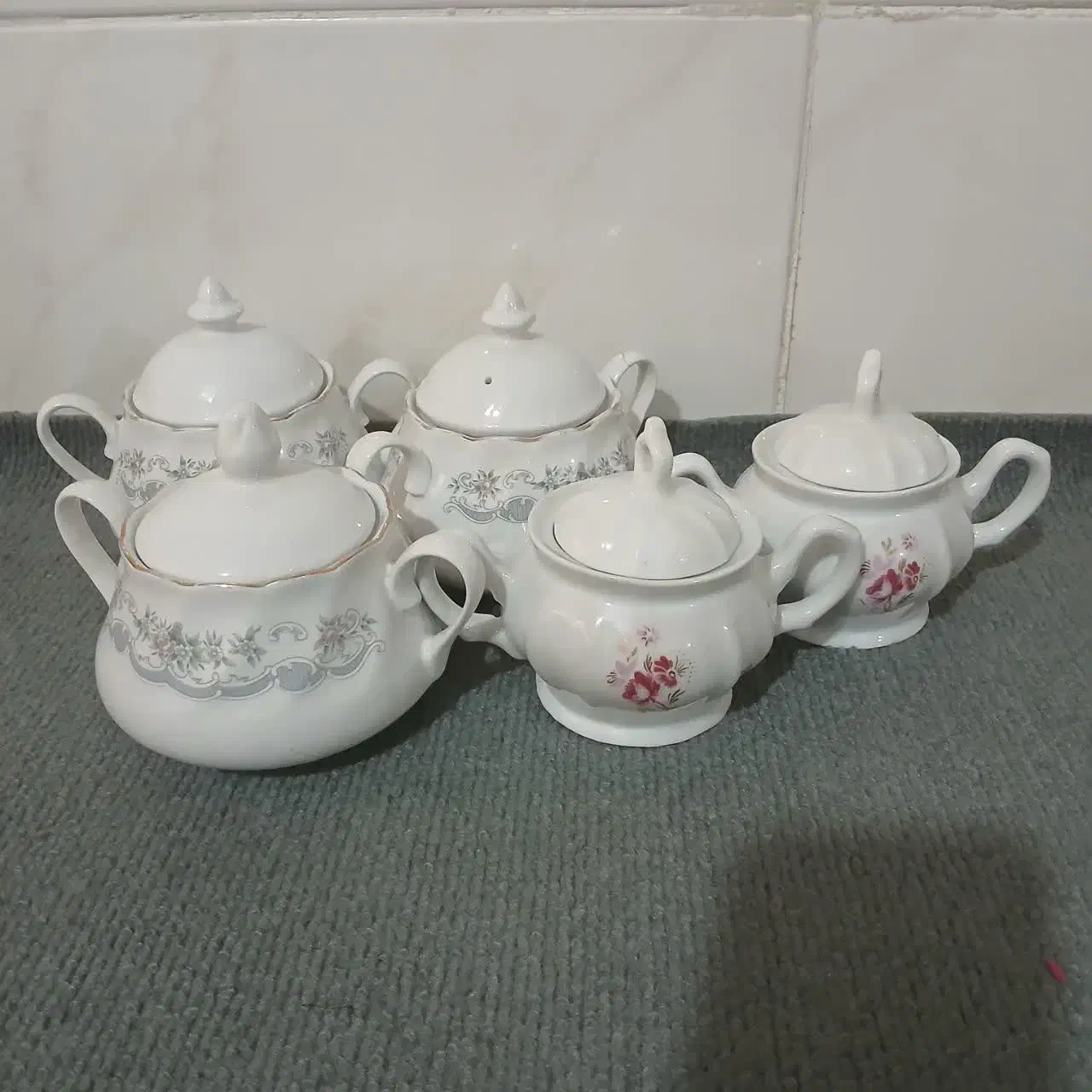 ظروف چینی|ظروف سرو و پذیرایی|قم, قلعه یزدیها|دیوار