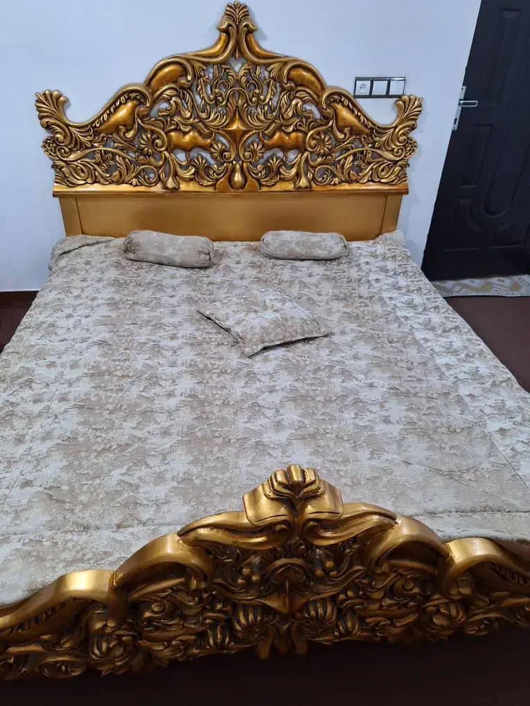 سرویس خواب دو نفره طلایی|تخت و سرویس خواب|برازجان, |دیوار