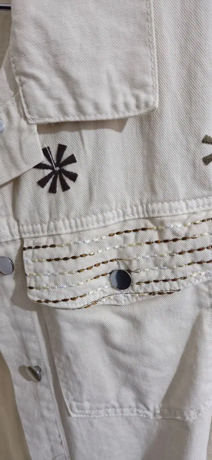 کت کتان و شومیز|لباس|بابل, |دیوار