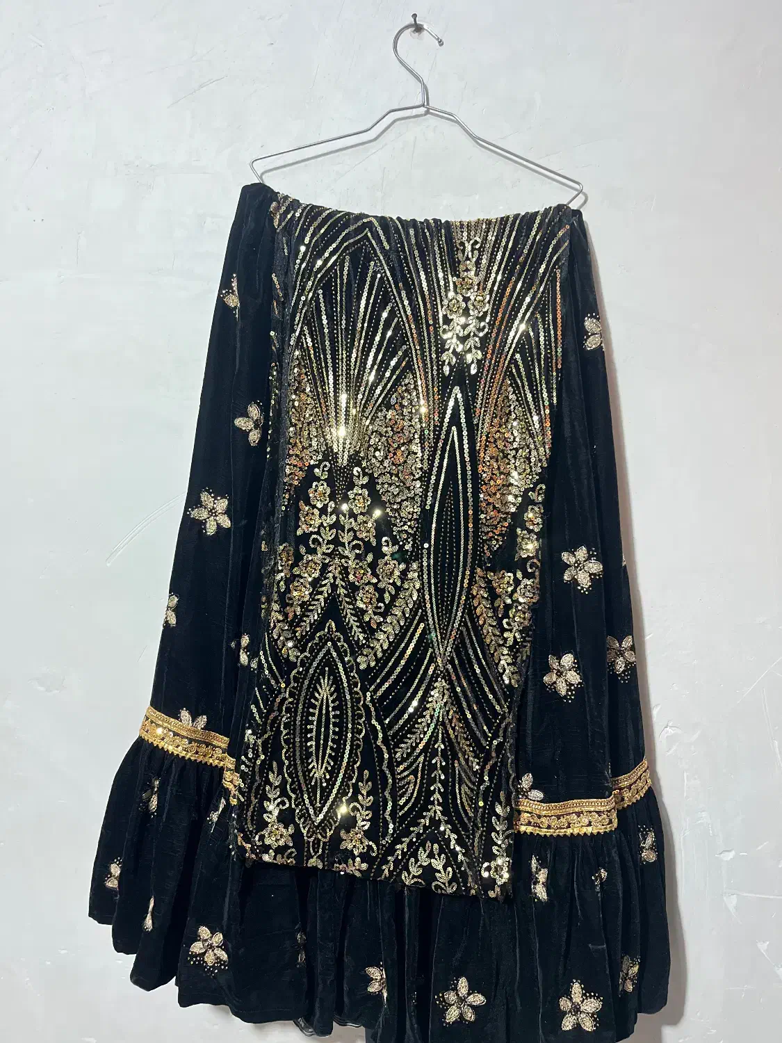 لباس لری|لباس|بهبهان, |دیوار